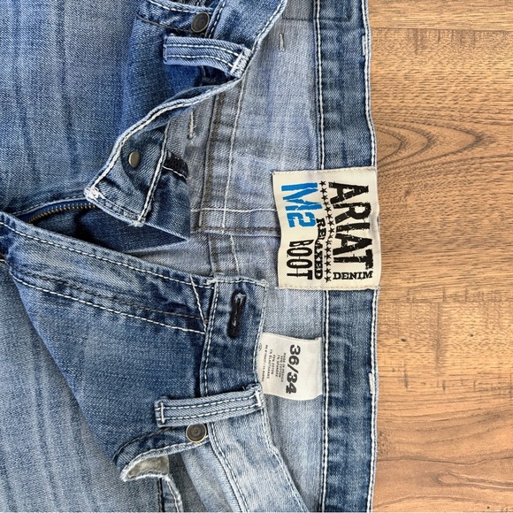 ARIAT Blue Straight Jeans Classic Style - Picture 4 of 6